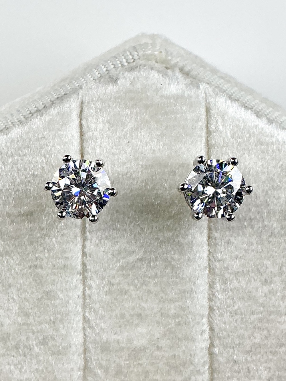 Certified Brilliant Cut Moissanite Stud Earrings 925 Sterling Silver Solitaire